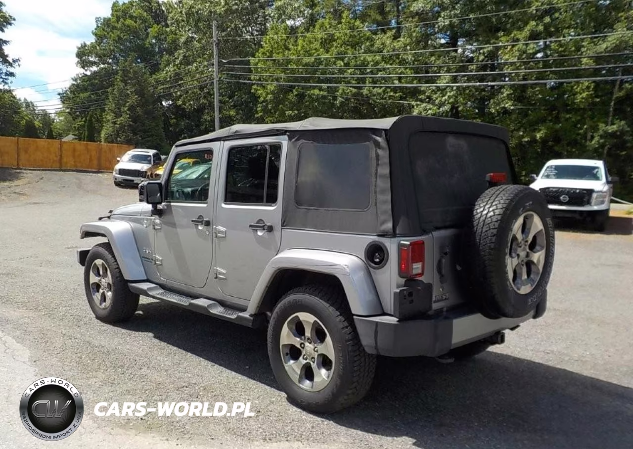 2016 Jeep Wrangler Unlimited Sahara VIN:1C4BJWEG8GL183025 - 3