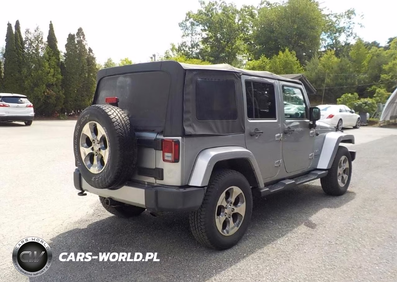 2016 Jeep Wrangler Unlimited Sahara VIN:1C4BJWEG8GL183025 - 4