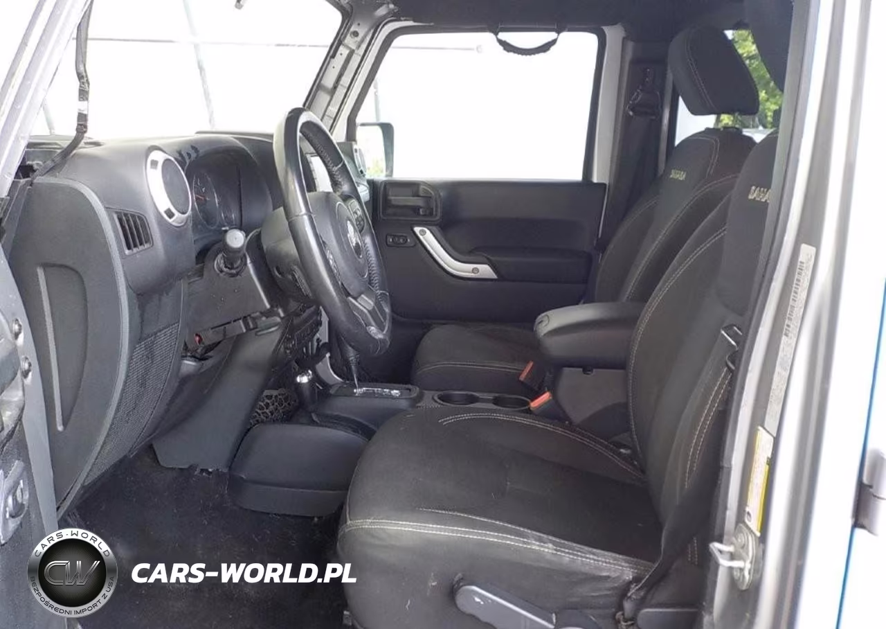 2016 Jeep Wrangler Unlimited Sahara VIN:1C4BJWEG8GL183025 - 5