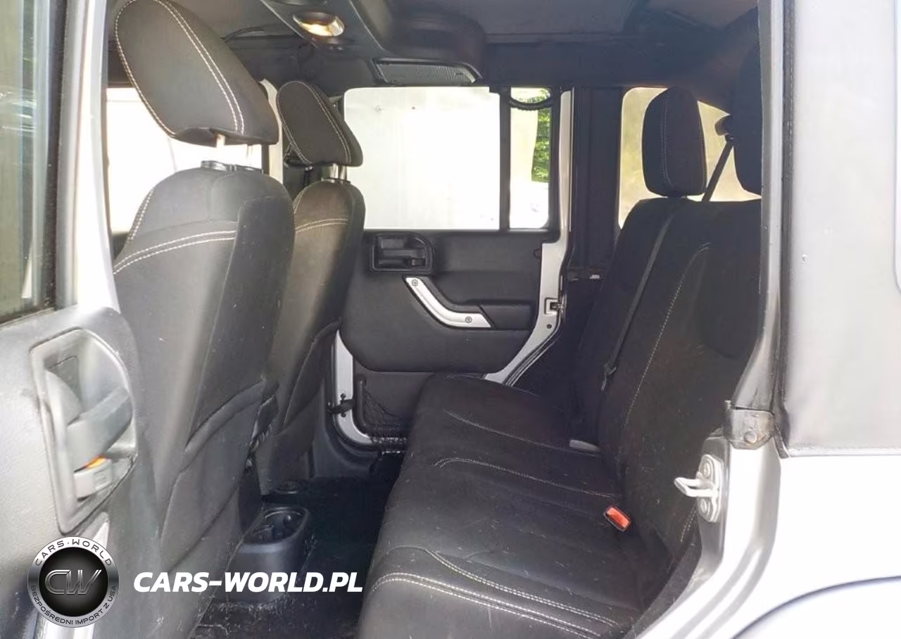 2016 Jeep Wrangler Unlimited Sahara VIN:1C4BJWEG8GL183025 - 8