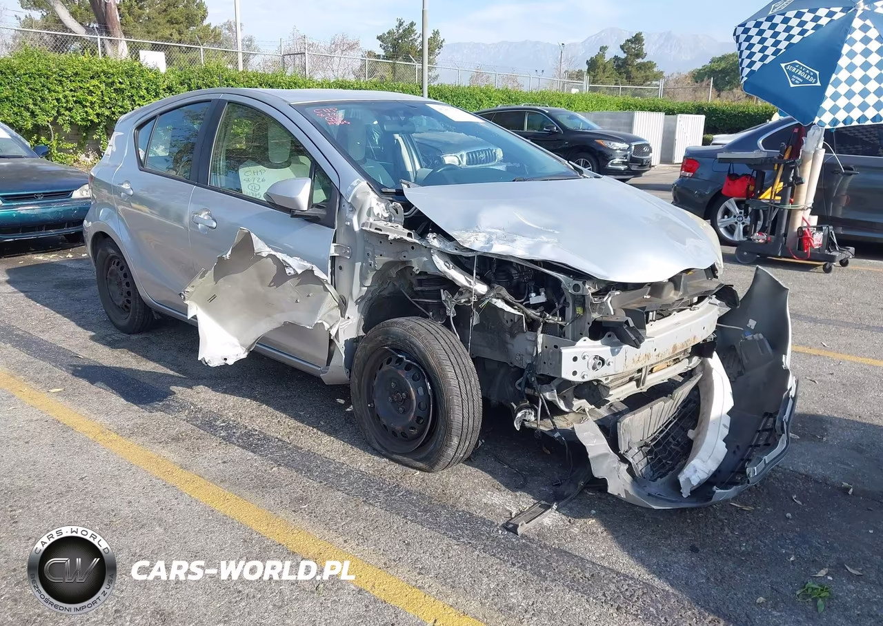 2013 Toyota Prius C One – zdjęcie 1 z 20