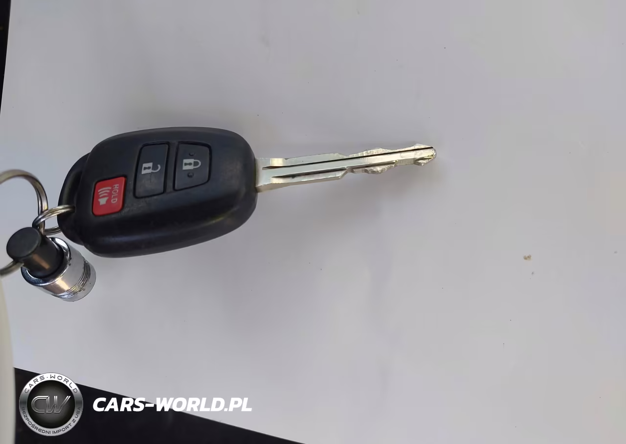 2013 Toyota Prius C One VIN:JTDKDTB32D1531514 - 11