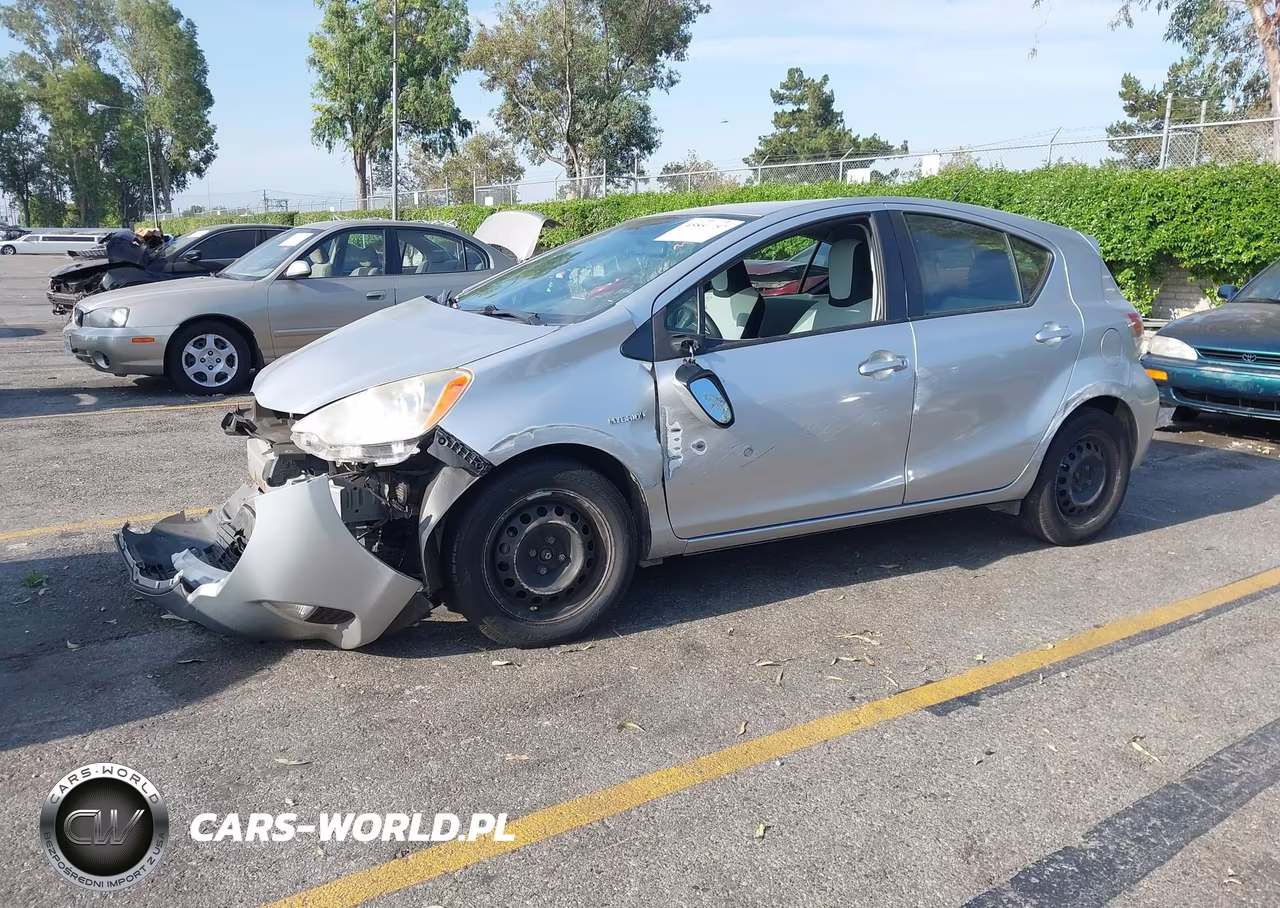 2013 Toyota Prius C One VIN:JTDKDTB32D1531514 - 2