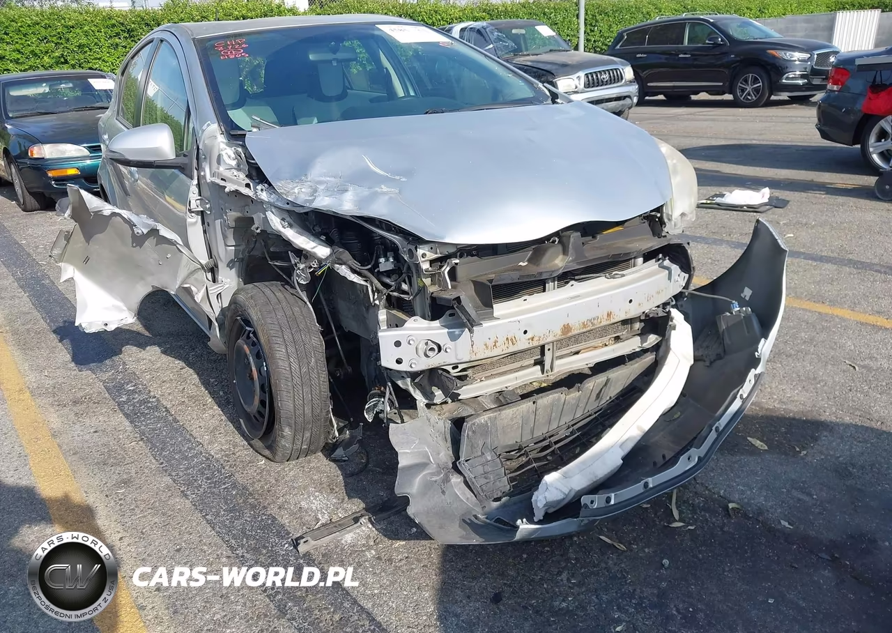 2013 Toyota Prius C One VIN:JTDKDTB32D1531514 - 6