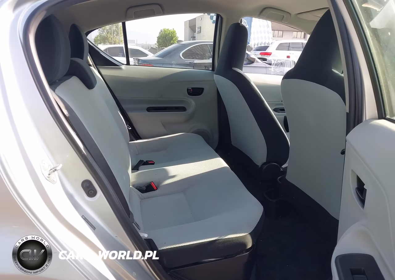 2013 Toyota Prius C One VIN:JTDKDTB32D1531514 - 8