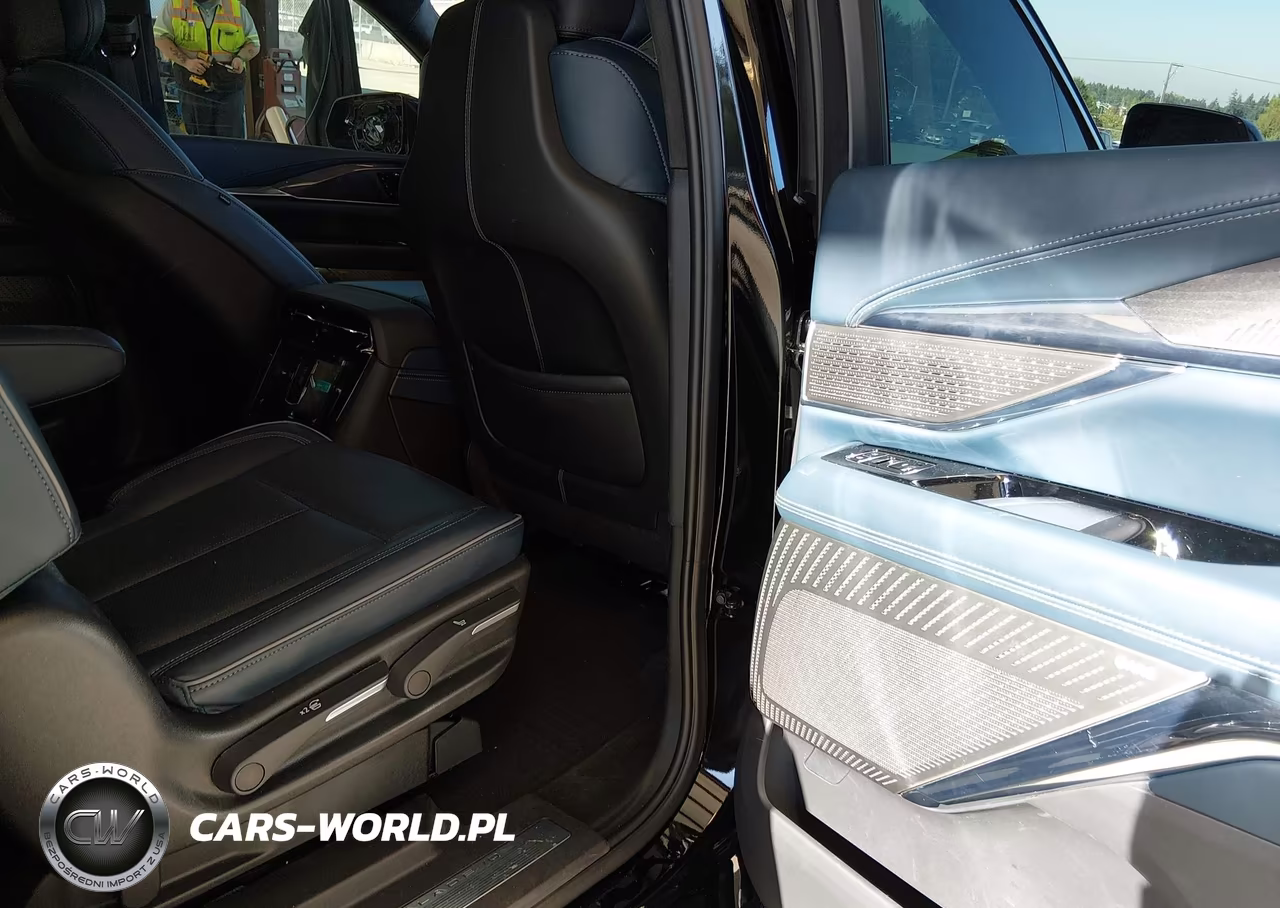 2026 Cadillac Escalade VIN:1GYLEKKL1TU103162 - 8