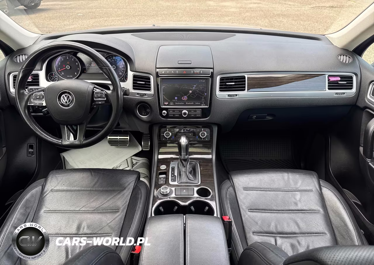 2017 Volkswagen Touareg Executive VIN:WVGGF7BP8HD001557 - 6