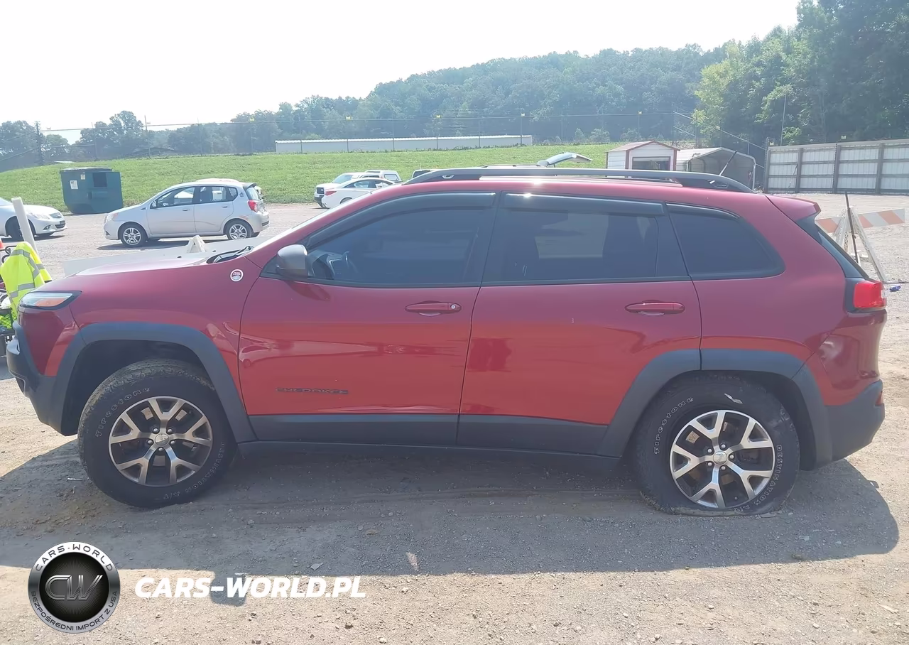2015 Jeep Cherokee Trailhawk VIN:1C4PJMBS7FW564221 - 14