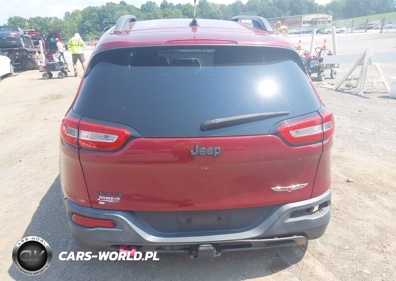 2015 Jeep Cherokee Trailhawk VIN:1C4PJMBS7FW564221 - 16