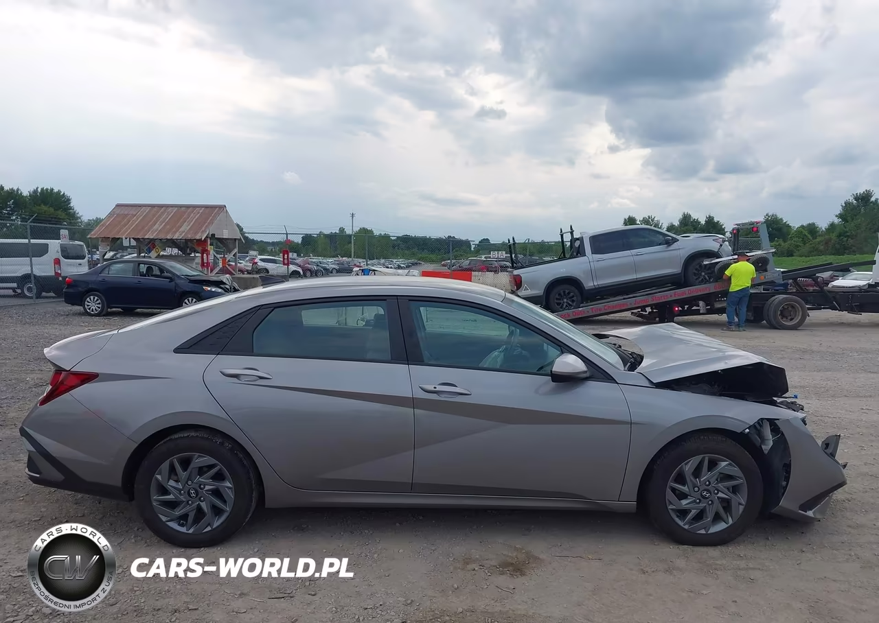 2024 Hyundai Elantra Sel VIN:KMHLM4DG6RU658083 - 13