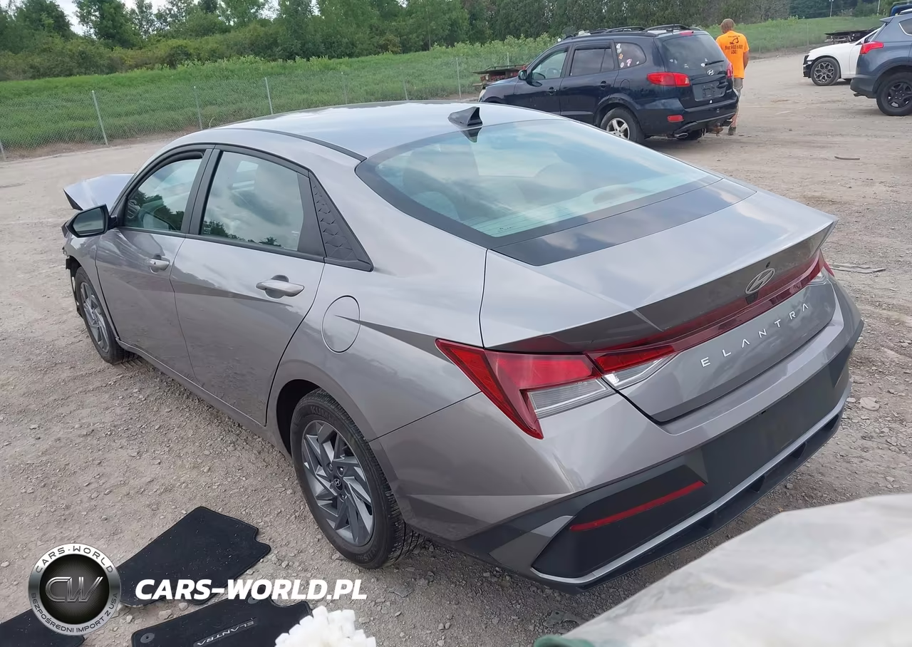 2024 Hyundai Elantra Sel VIN:KMHLM4DG6RU658083 - 3