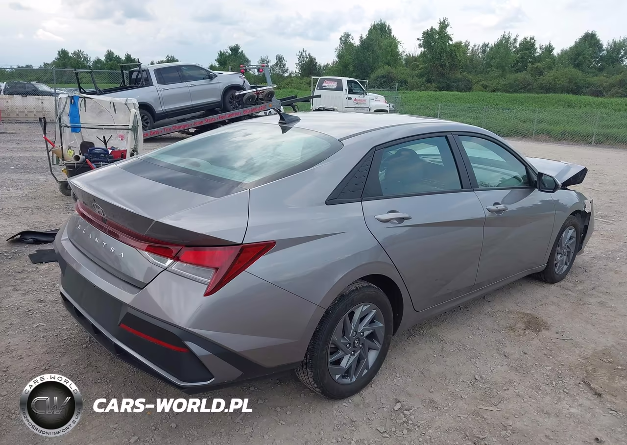 2024 Hyundai Elantra Sel VIN:KMHLM4DG6RU658083 - 4