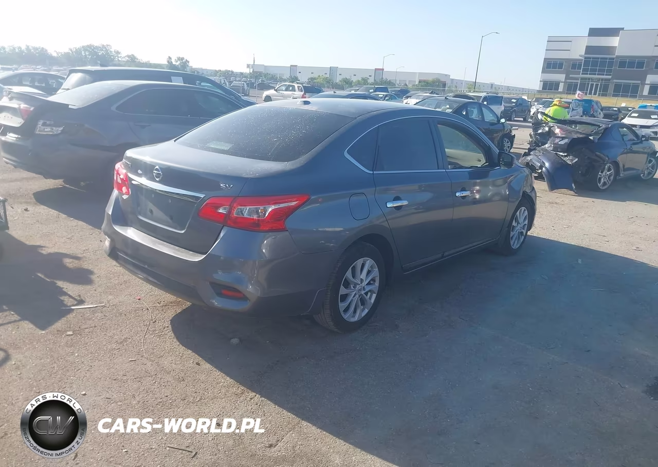 2018 Nissan Sentra Sv VIN:3N1AB7AP4JL645826 - 4
