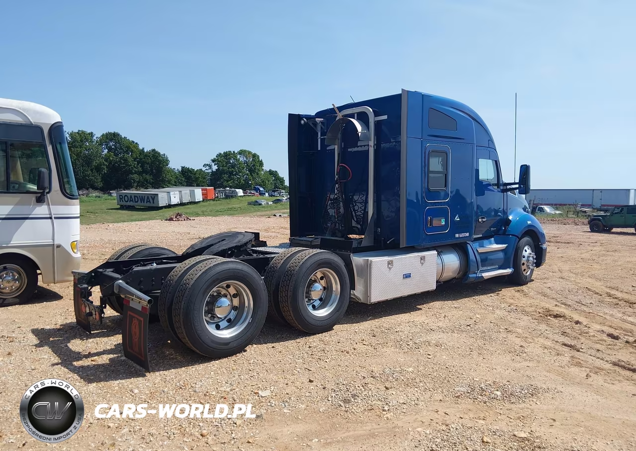 2019 Kenworth T680 VIN:1XKYDP9X6KJ237349 - 4