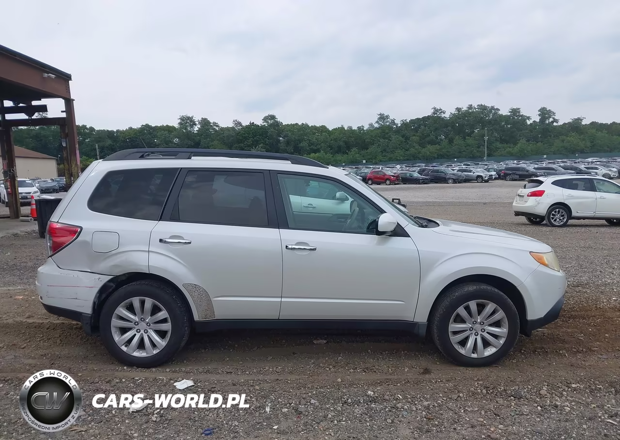 2011 Subaru Forester 2.5X Premium VIN:JF2SHADC7BH765322 - 13