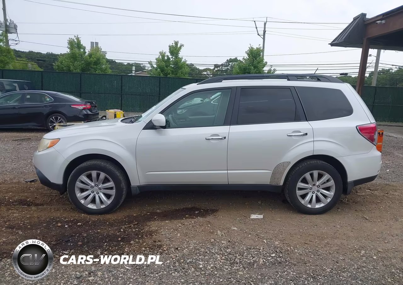 2011 Subaru Forester 2.5X Premium VIN:JF2SHADC7BH765322 - 14