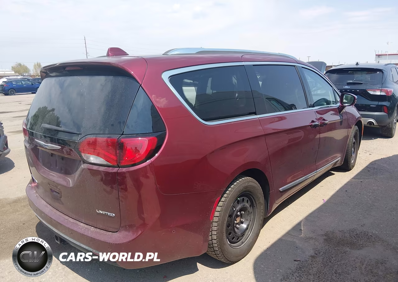 2018 Chrysler Pacifica Limited VIN:2C4RC1GG9JR117512 - 8