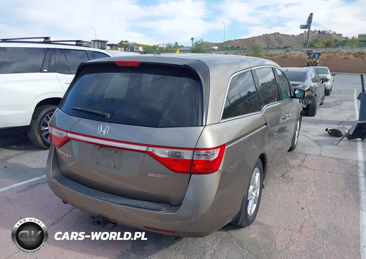 2012 Honda Odyssey Touring-Touring Elite VIN:5FNRL5H90CB092439 - 4