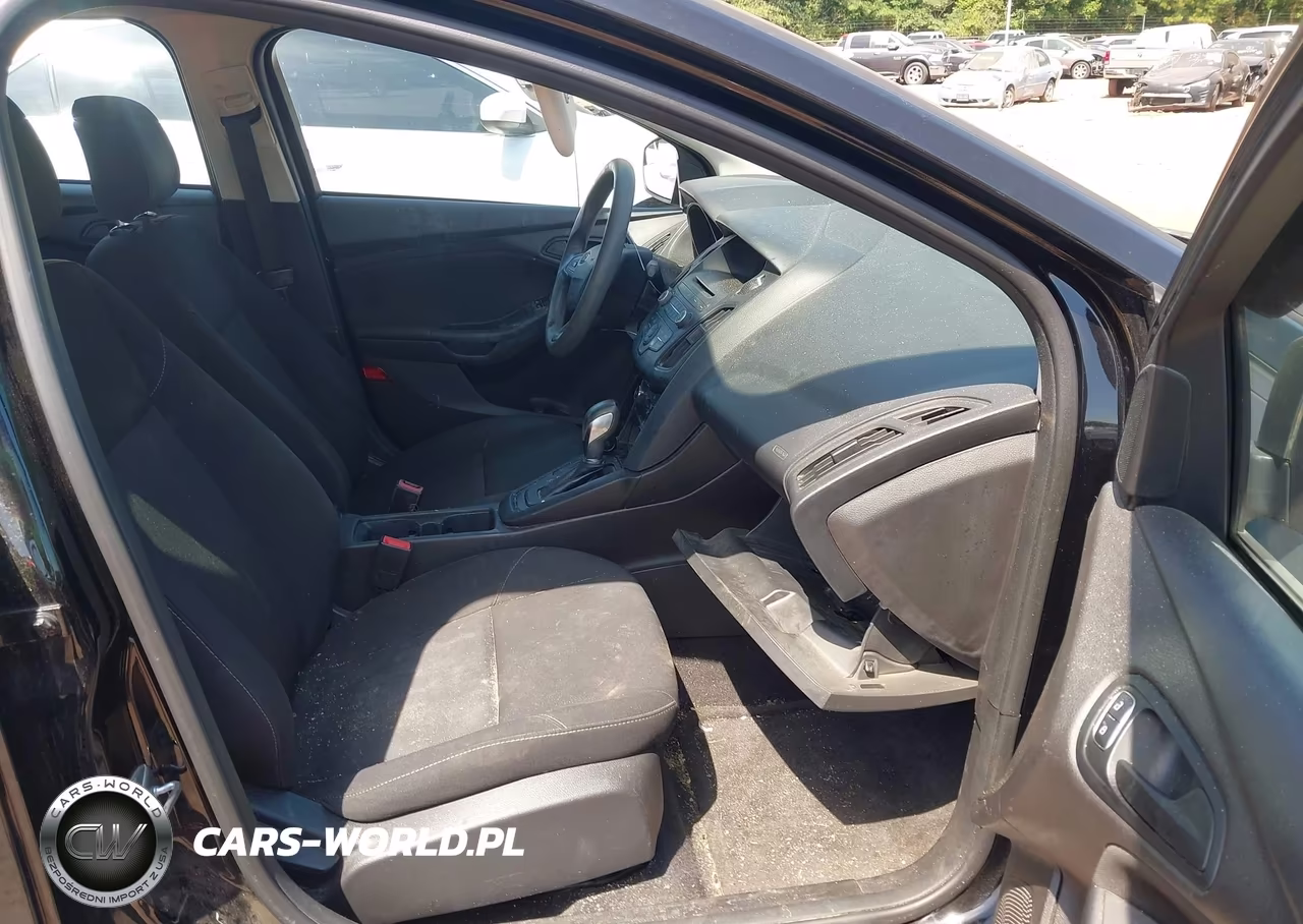 2017 Ford Focus S VIN:1FADP3E25HL262184 - 5