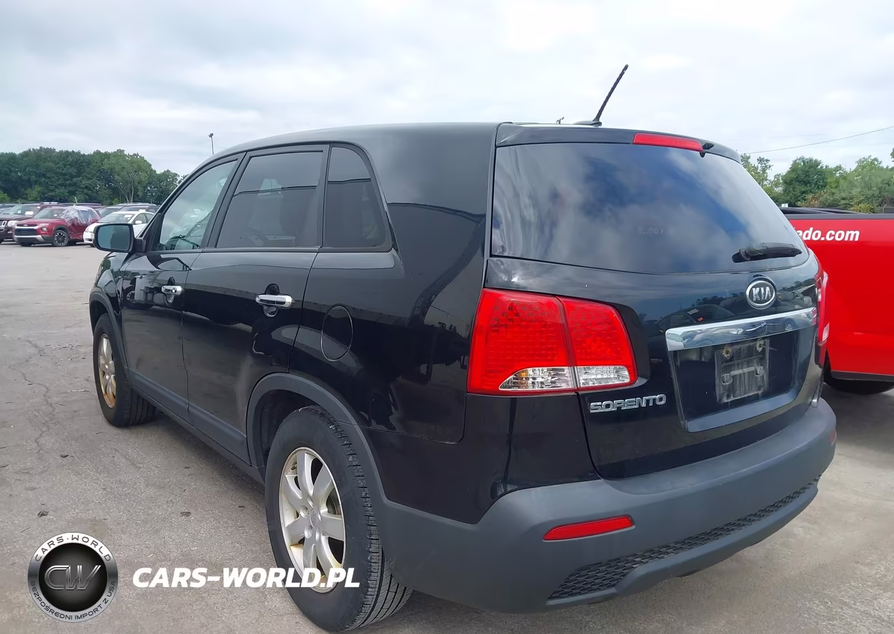 2011 Kia Sorento Lx VIN:5XYKT3A17BG049136 - 3