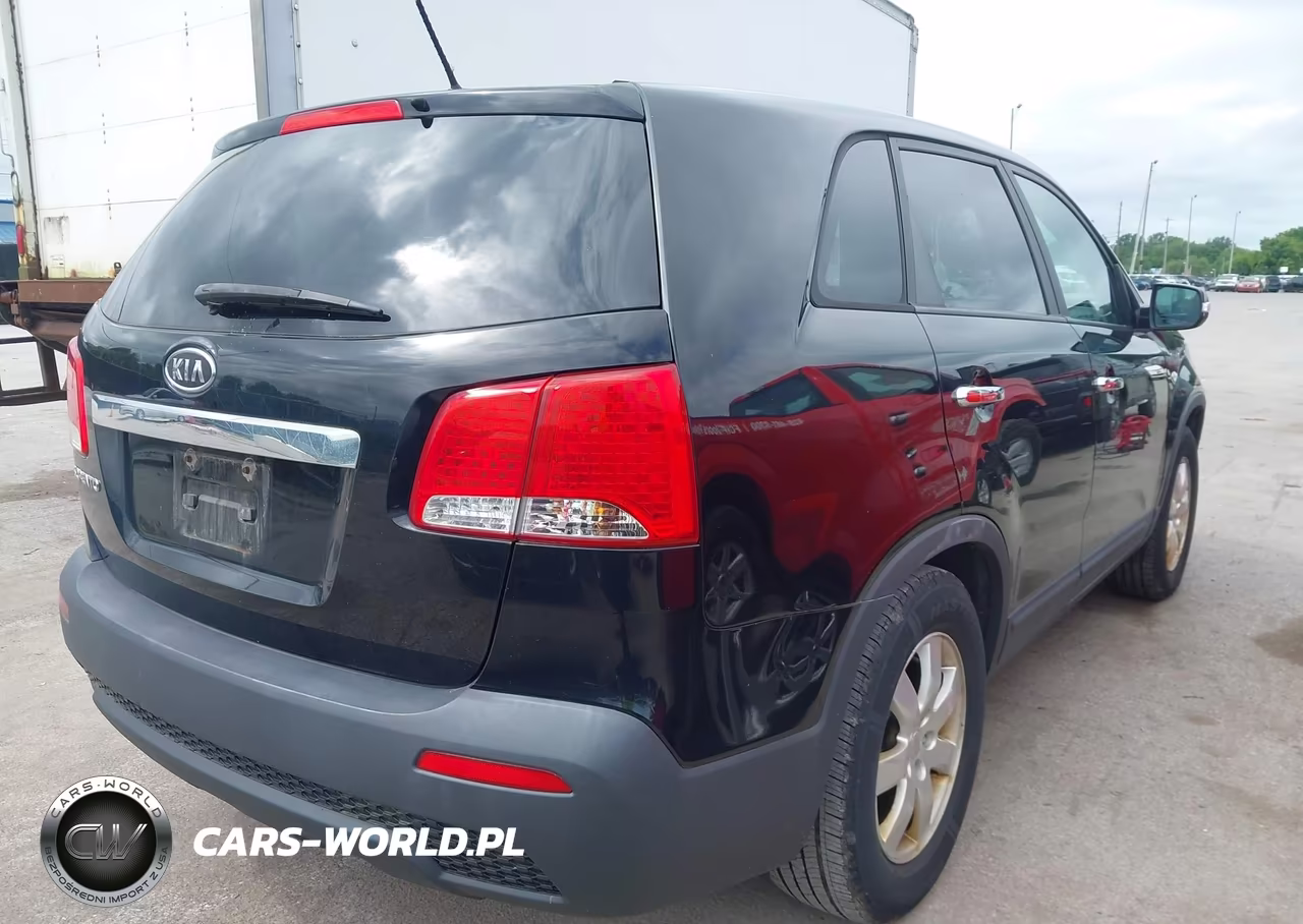 2011 Kia Sorento Lx VIN:5XYKT3A17BG049136 - 4