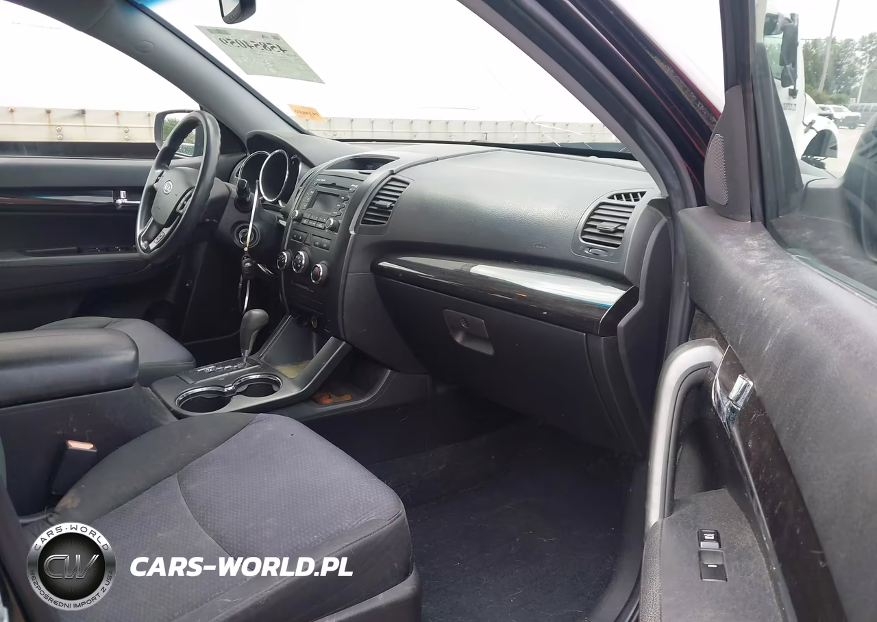 2011 Kia Sorento Lx VIN:5XYKT3A17BG049136 - 5
