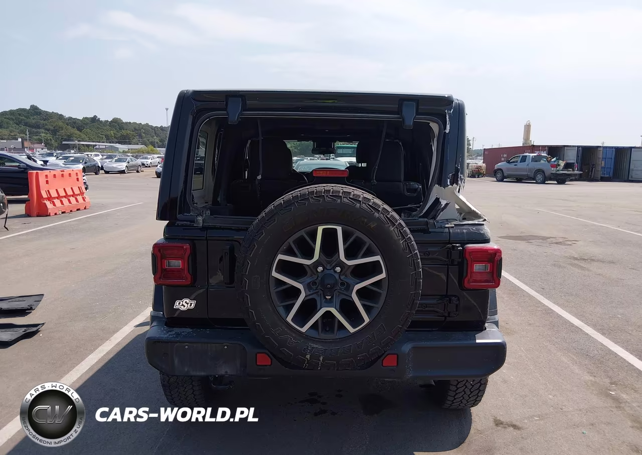 2024 Jeep Wrangler 4-Door Sahara 4X4 VIN:1C4PJXEN6RW306994 - 16