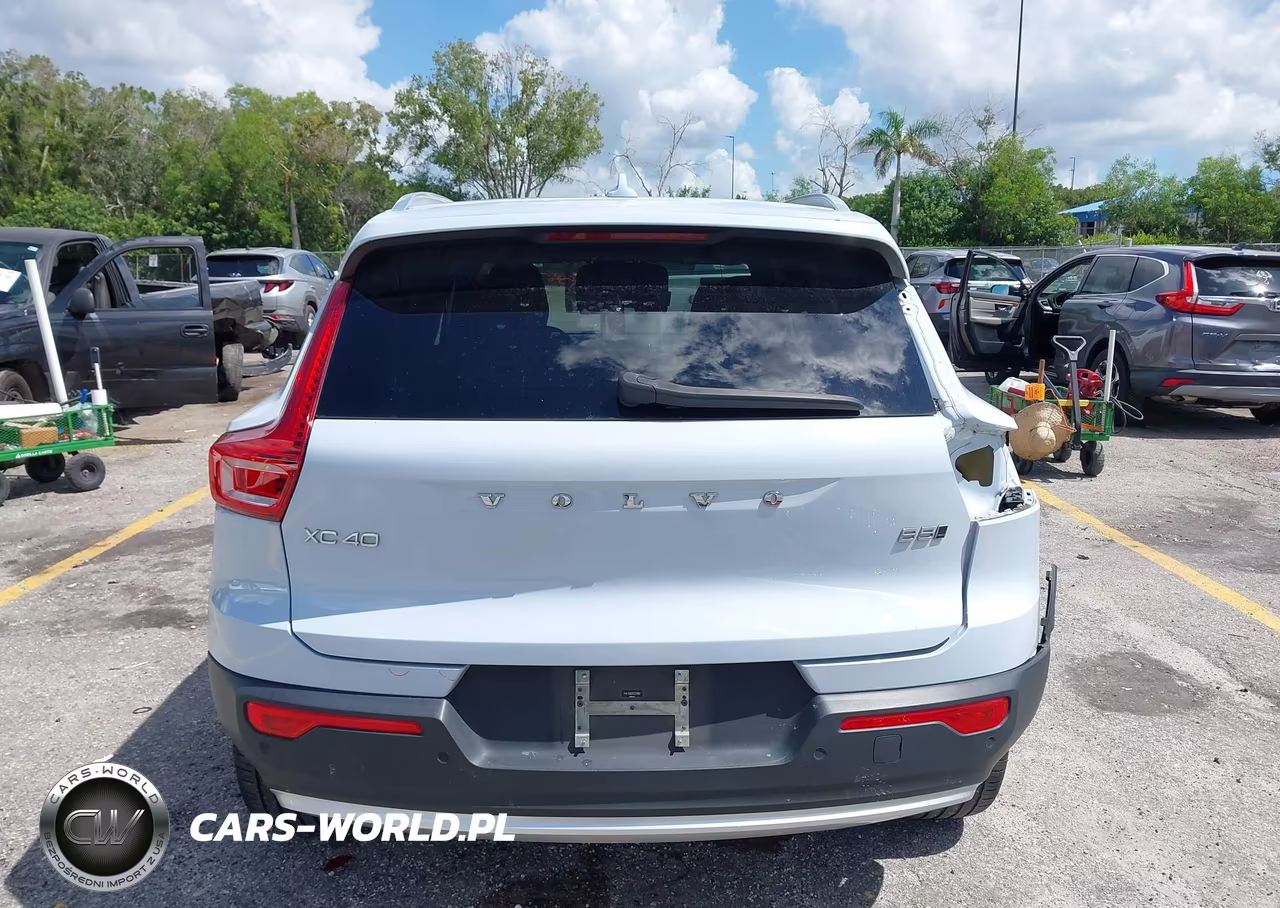 2024 Volvo Xc40 B5 Core Bright Theme VIN:YV4L12UK5R2201862 - 17