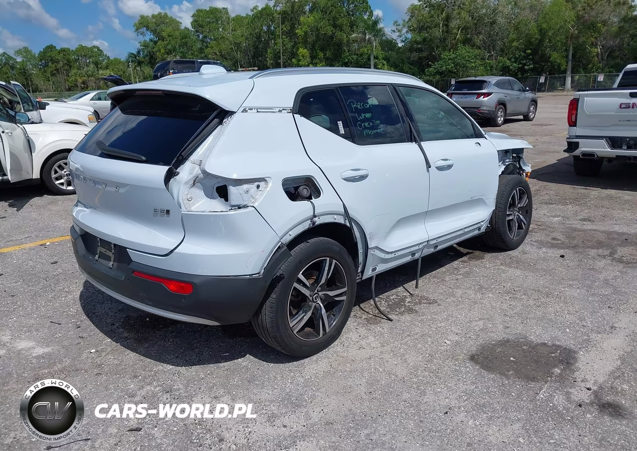 2024 Volvo Xc40 B5 Core Bright Theme VIN:YV4L12UK5R2201862 - 4