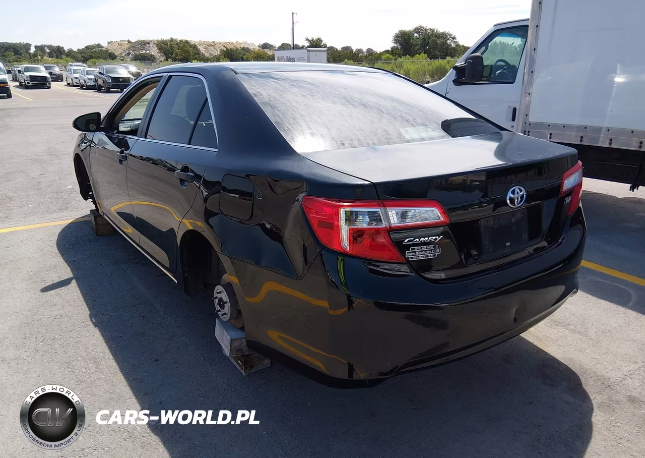 2013 Toyota Camry Le VIN:4T4BF1FK7DR322558 - 3