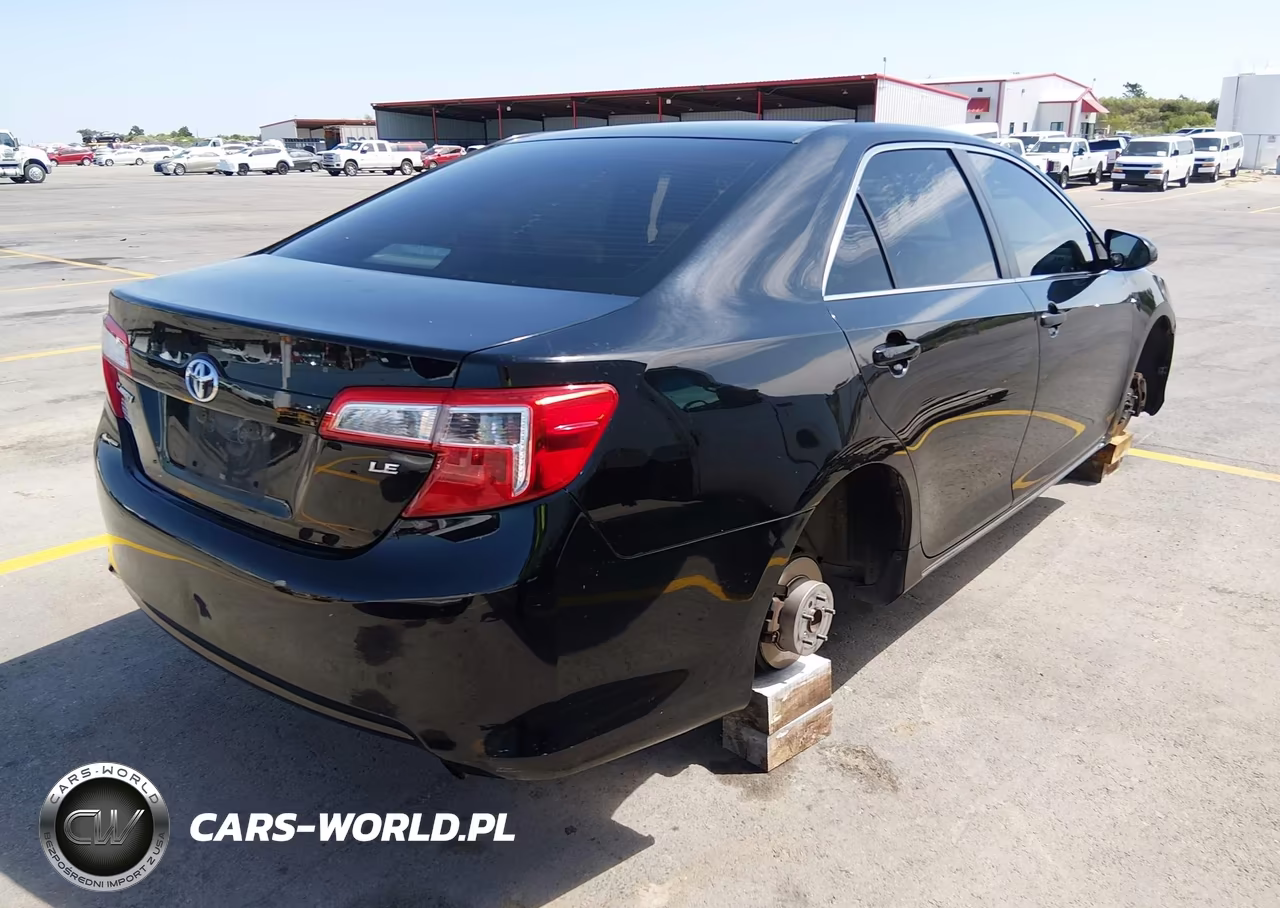 2013 Toyota Camry Le VIN:4T4BF1FK7DR322558 - 4