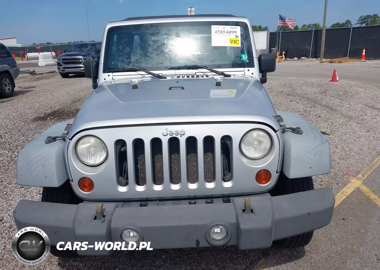 2010 Jeep Wrangler Unlimited Sport VIN:1J4BB3H18AL232342 - 12