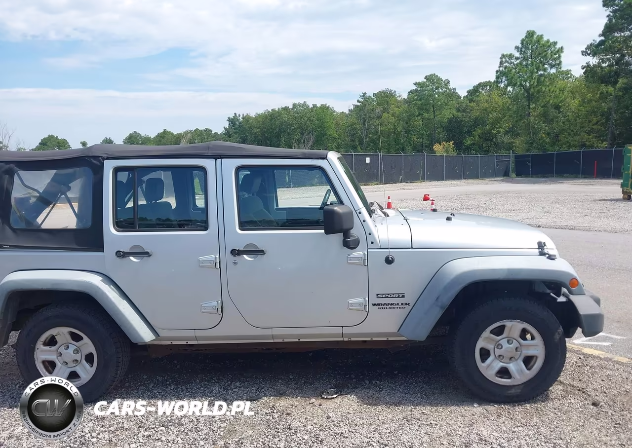 2010 Jeep Wrangler Unlimited Sport VIN:1J4BB3H18AL232342 - 13