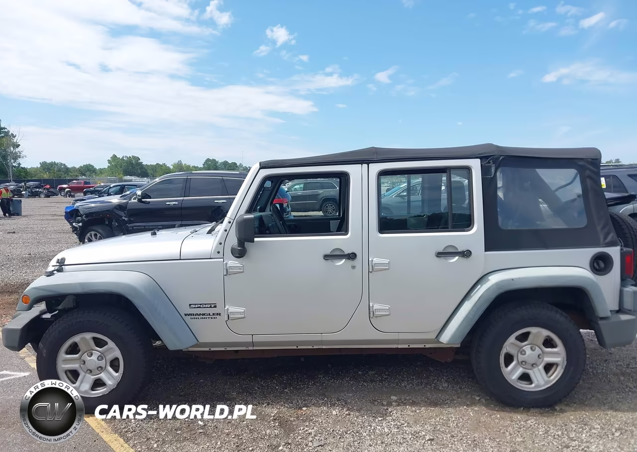 2010 Jeep Wrangler Unlimited Sport VIN:1J4BB3H18AL232342 - 14