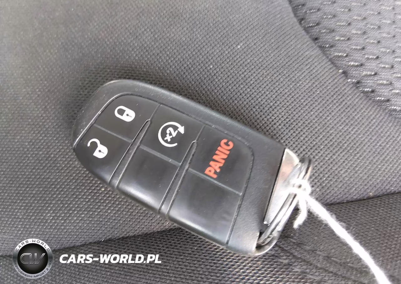 2020 Jeep Renegade Altitude 4X4 VIN:ZACNJBBB4LPL25744 - 11