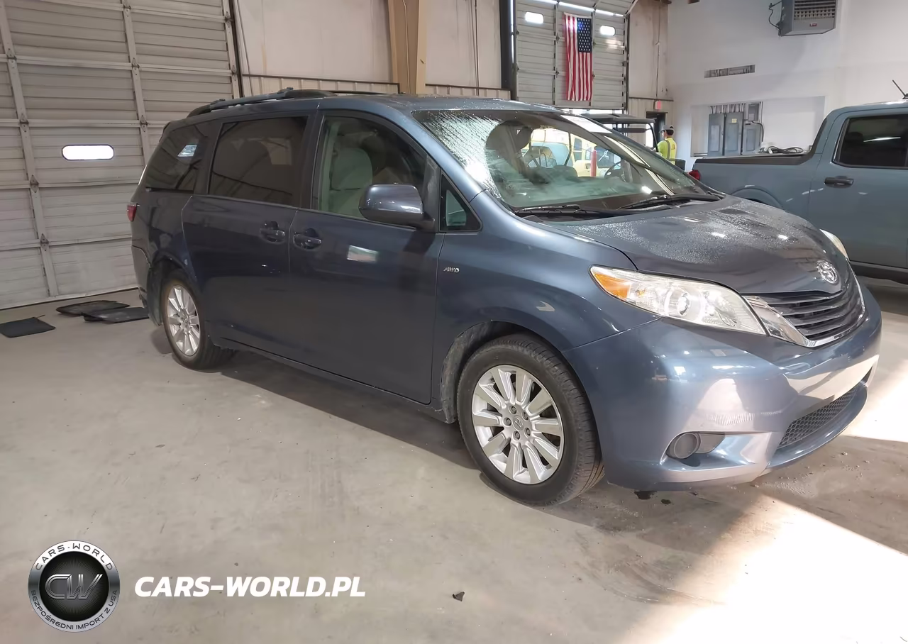 2016 Toyota Sienna Le 7 Passenger