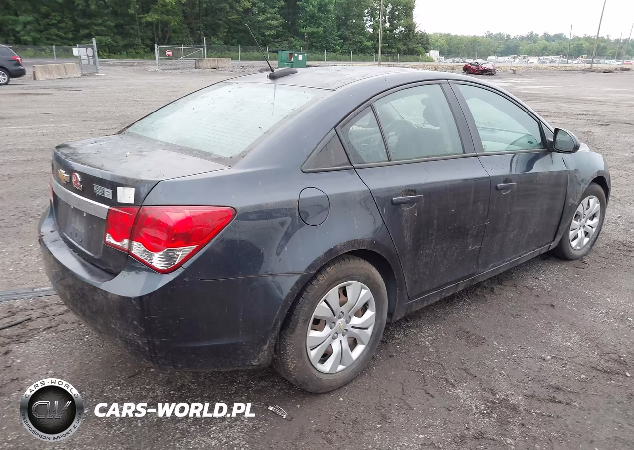2015 Chevrolet Cruze Ls Auto VIN:1G1PA5SH3F7246979 - 4