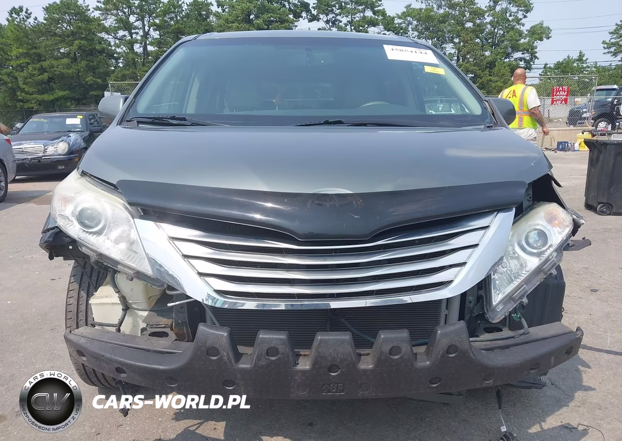 2011 Toyota Sienna Xle V6 VIN:5TDYK3DCXBS127132 - 13