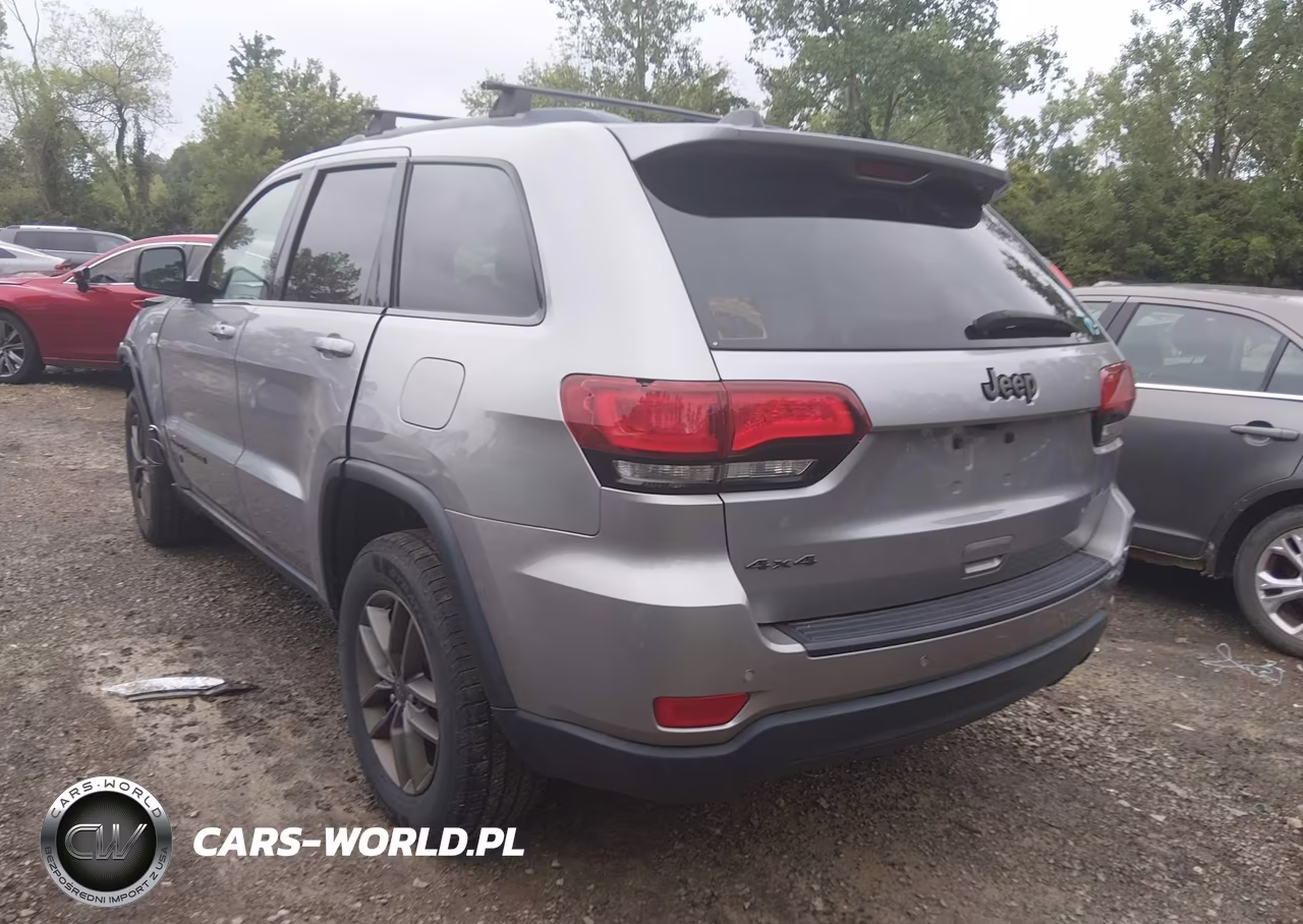 2016 Jeep Grand Cherokee VIN:1C4RJFAG5GC478569 - 3