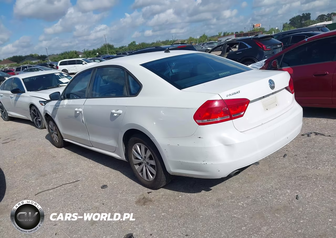 2013 Volkswagen Passat 2.5L S VIN:1VWAH7A31DC053645 - 3