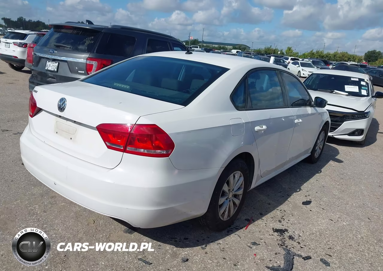 2013 Volkswagen Passat 2.5L S VIN:1VWAH7A31DC053645 - 4