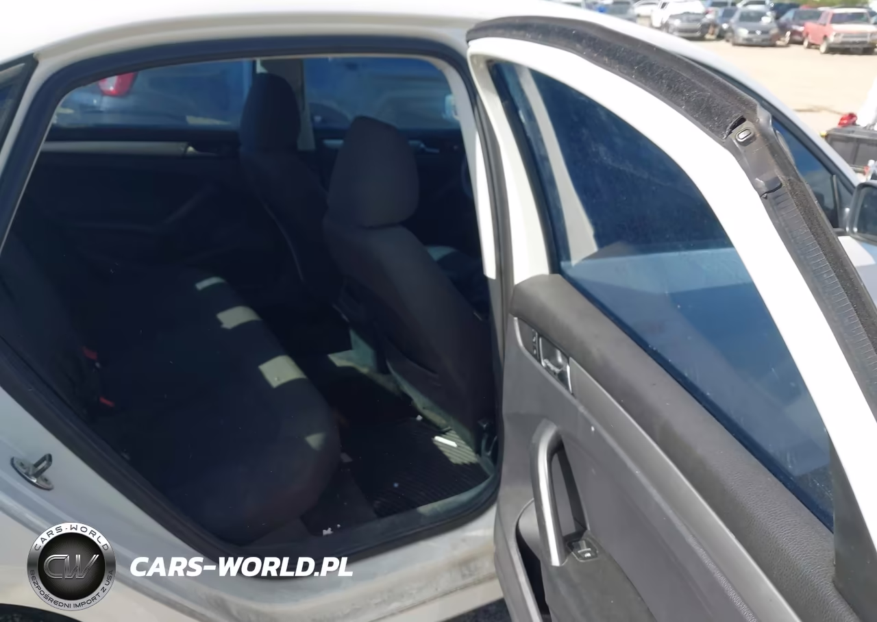 2013 Volkswagen Passat 2.5L S VIN:1VWAH7A31DC053645 - 8