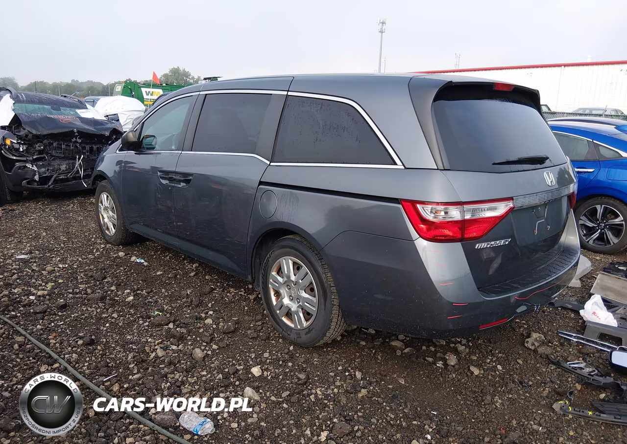 2011 Honda Odyssey Lx VIN:5FNRL5H24BB024789 - 3