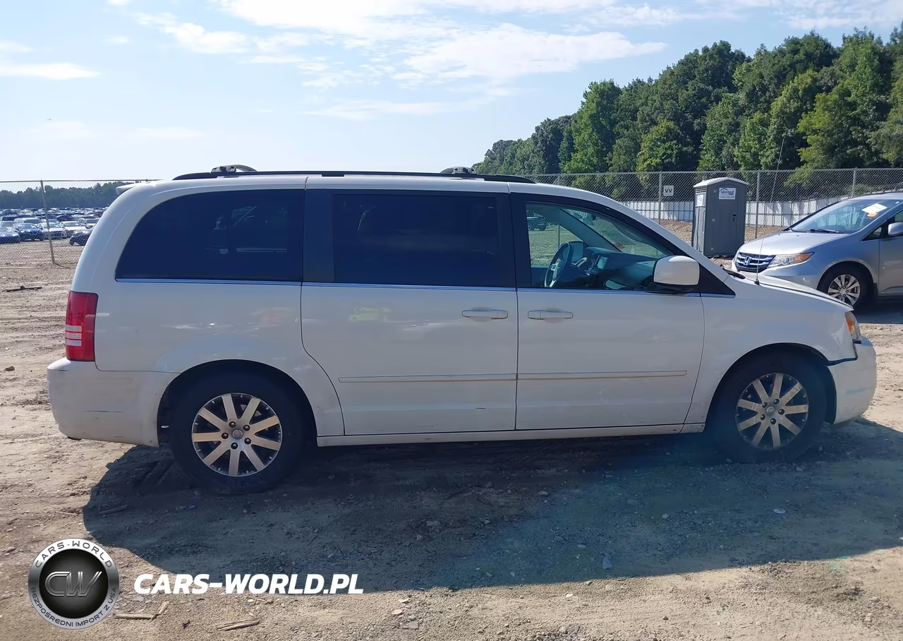 2008 Chrysler Town & Country Touring VIN:2A8HR54P48R666947 - 14