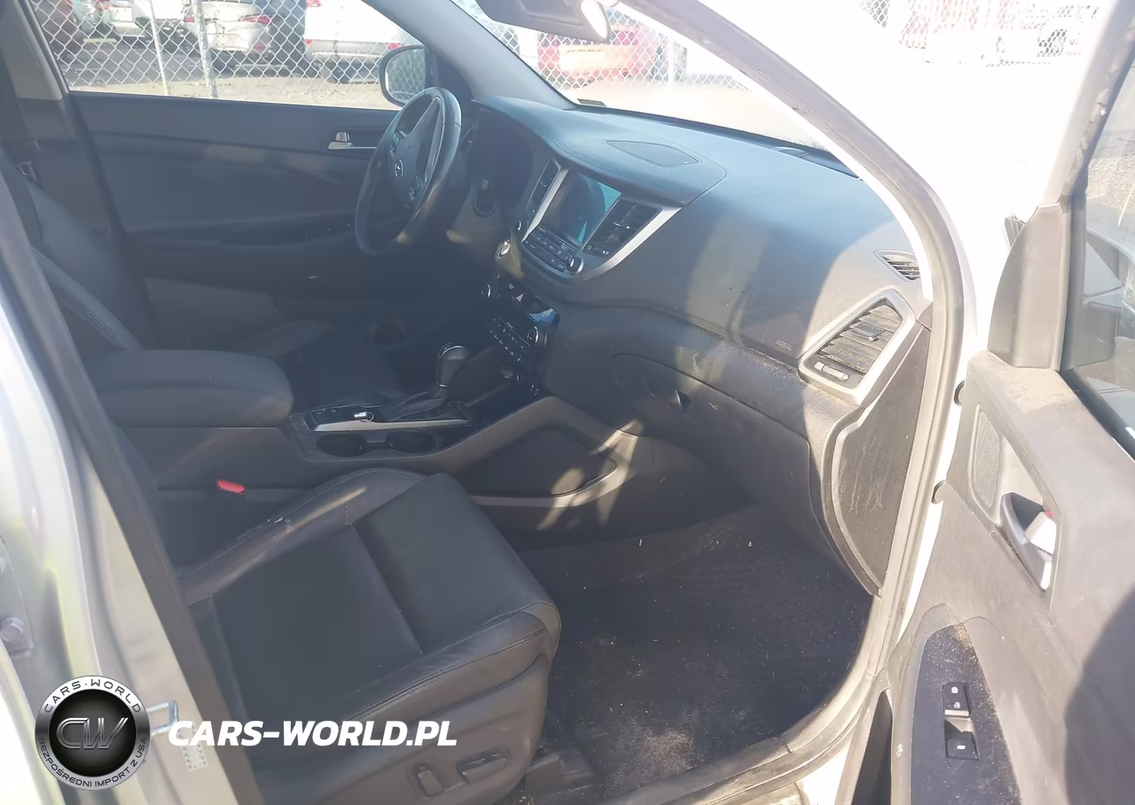 2017 Hyundai Tucson Se Plus VIN:KM8J33A47HU514961 - 5
