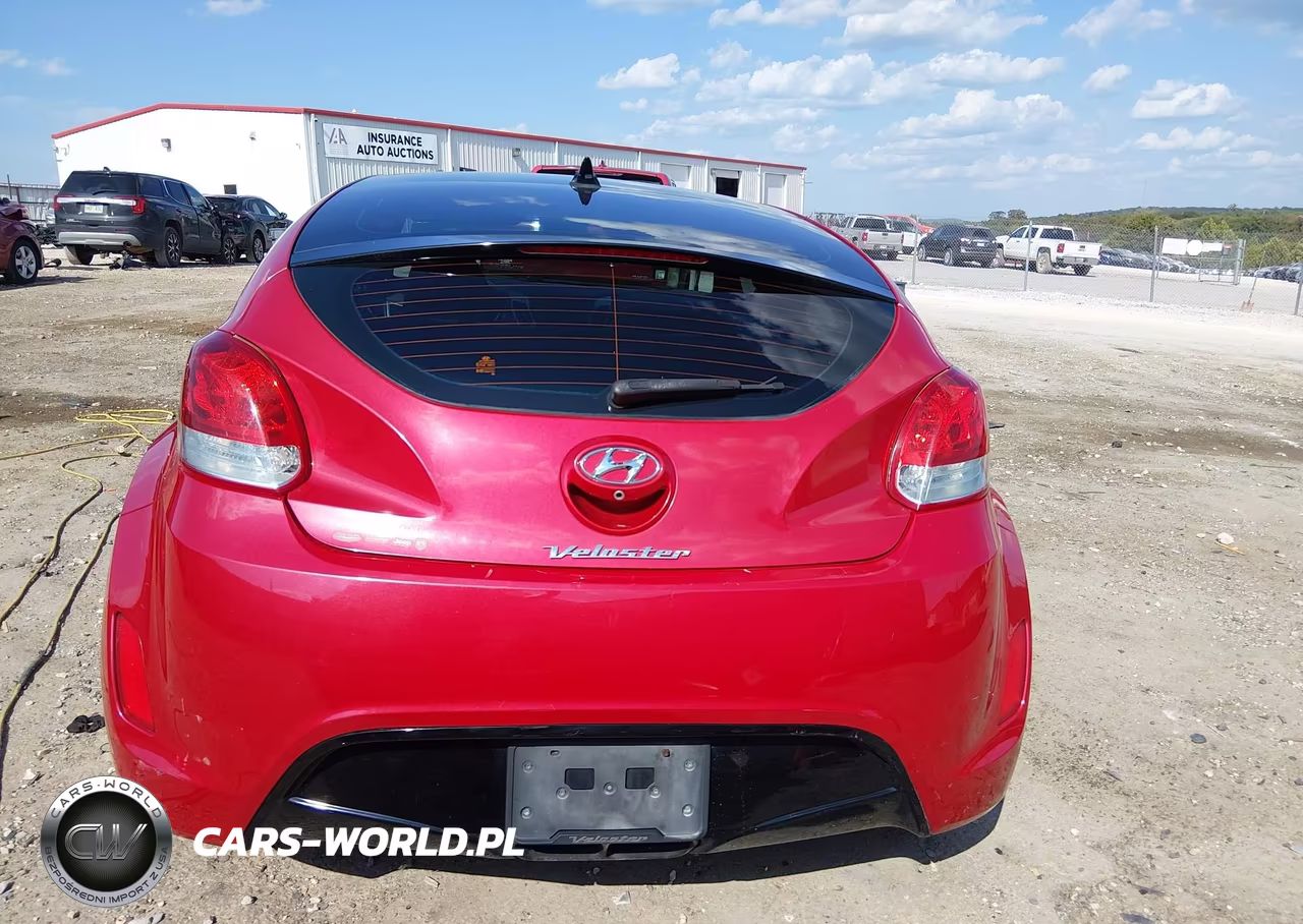 2016 Hyundai Veloster VIN:KMHTC6AD8GU273260 - 17
