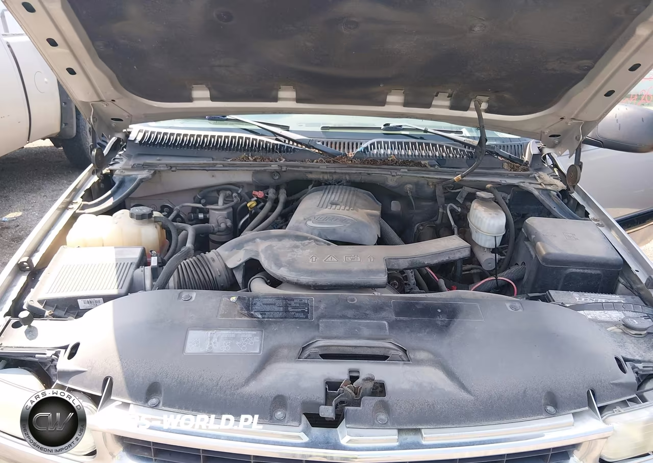 2004 Chevrolet Suburban 1500 Ls VIN:1GNFK16T04J216630 - 10