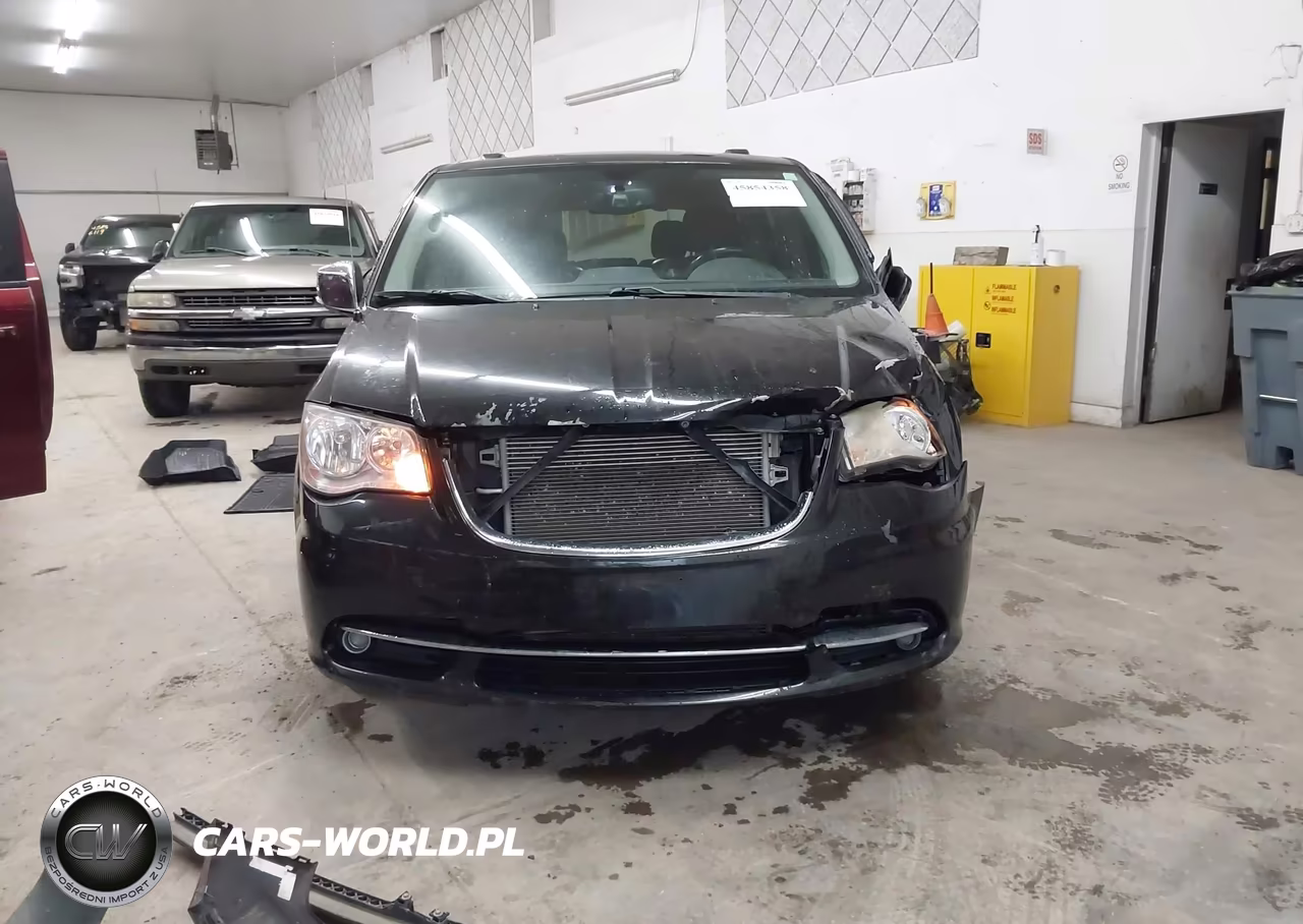 2016 Chrysler Town & Country Touring-L Anniversary Edition VIN:2C4RC1CG1GR159770 - 6