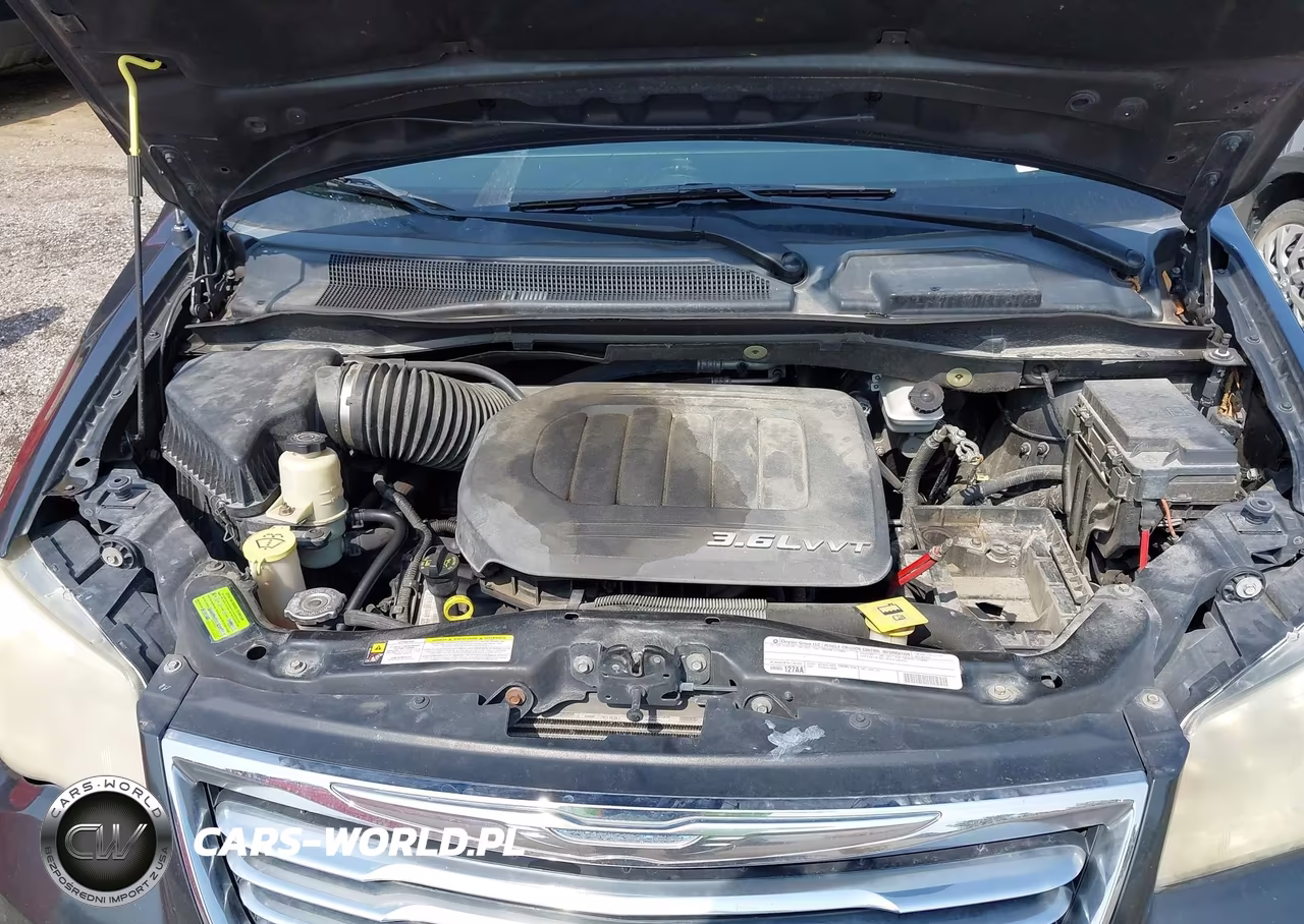 2011 Chrysler Town & Country Touring-L VIN:2A4RR8DG8BR799645 - 10