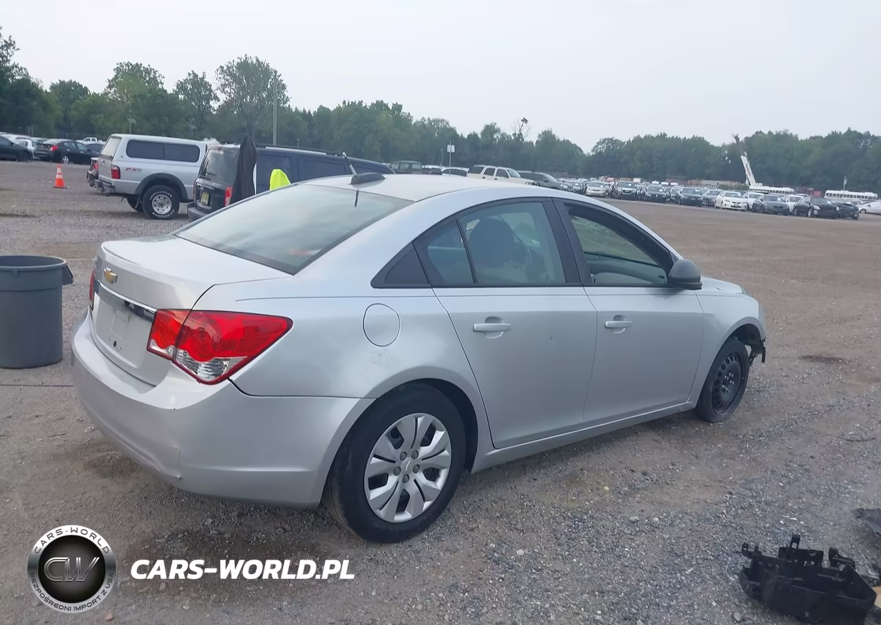 2015 Chevrolet Cruze Ls Auto VIN:1G1PA5SH5F7192214 - 4